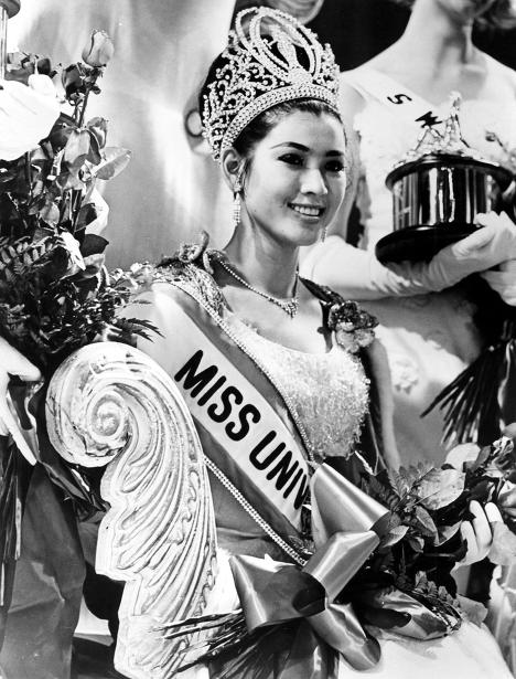 Apasra Hongsakula a fost primul Thai printre regine frumuseţe în 1965.