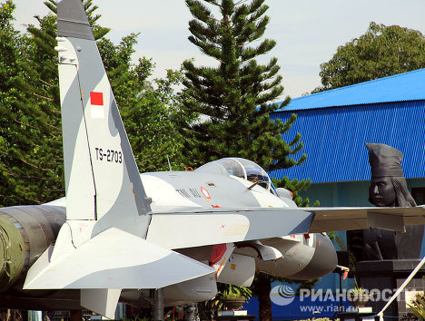 Indonesia bought four jet fighters in Russia in 2003. In August 2007, the countries signed an agreement for the delivery of another six Su jet fighters. Three Su-30MK2 jet fighters were brought to Indonesia on February 2, 2009, and the last of the other three Su-27KM jets was delivered to Indonesia on September 16.